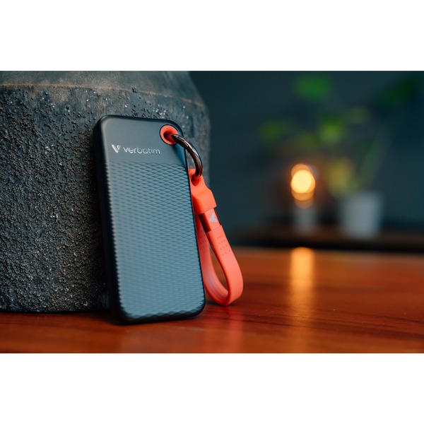 Verbatim Pocket SSD 2 TB, Externe SSD (schwarz/rot, USB-C 3.2 Gen 2 (10 Gbit/s), mit Schlüsselring und Kabelhalter) - Bild 5